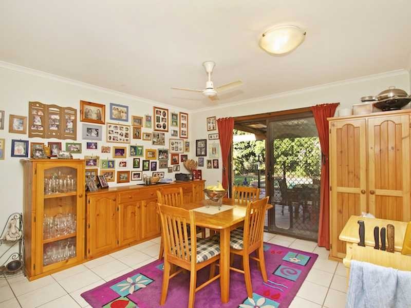 8 Ironbark Street, Elanora QLD 4221