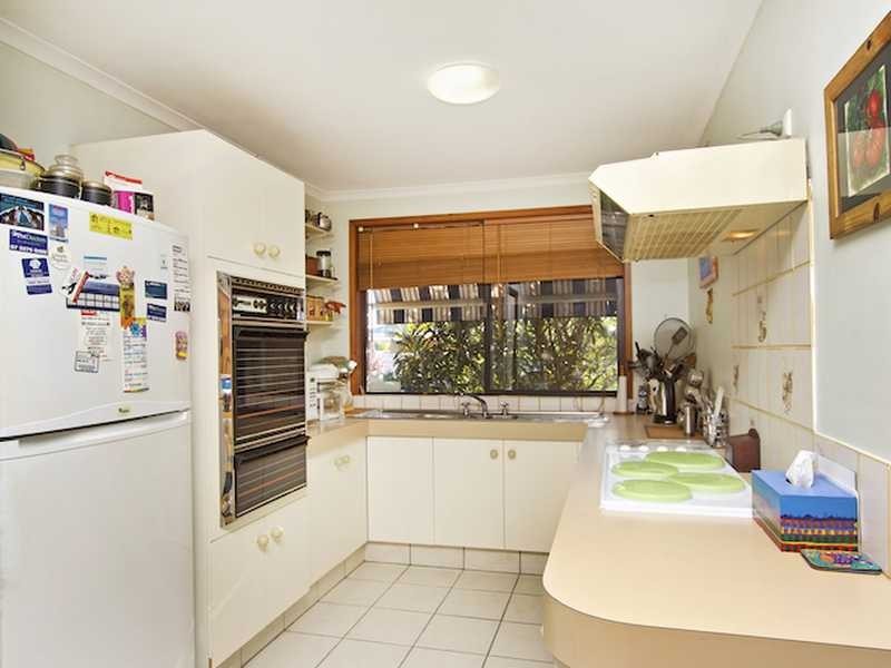 8 Ironbark Street, Elanora QLD 4221