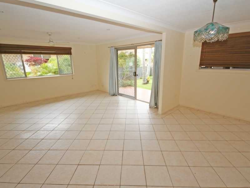 15 Bali Avenue, Palm Beach QLD 4221