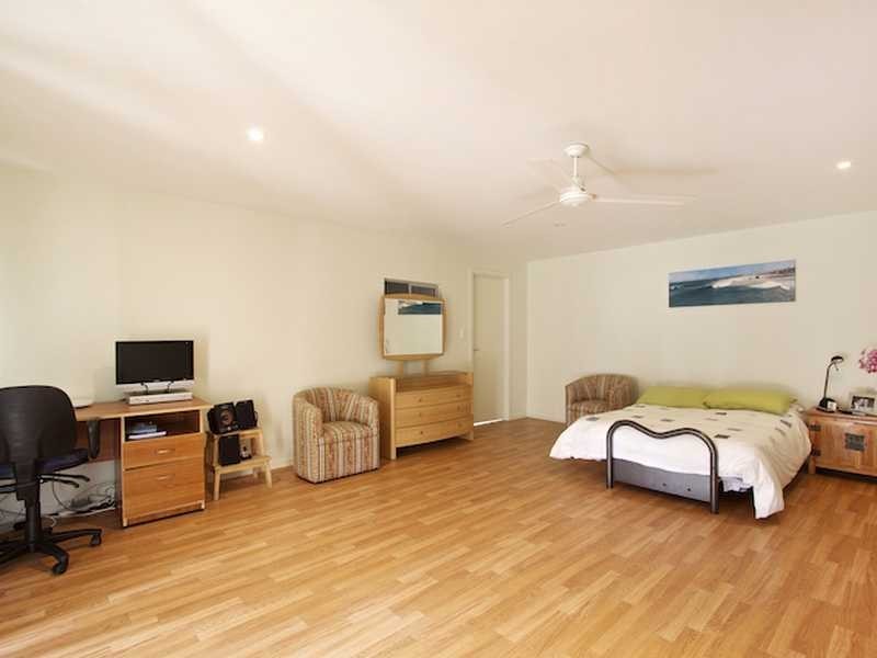 824 Pacific Parade, Currumbin QLD 4223
