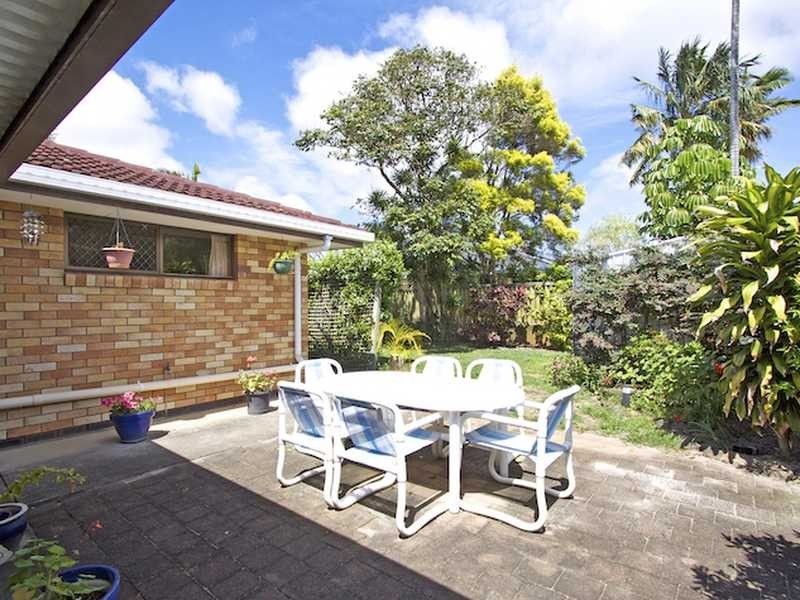 29 Mallawa Drive, Palm Beach QLD 4221