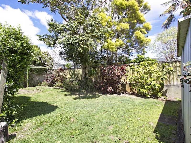 29 Mallawa Drive, Palm Beach QLD 4221