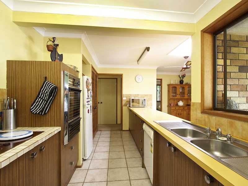 29 Mallawa Drive, Palm Beach QLD 4221