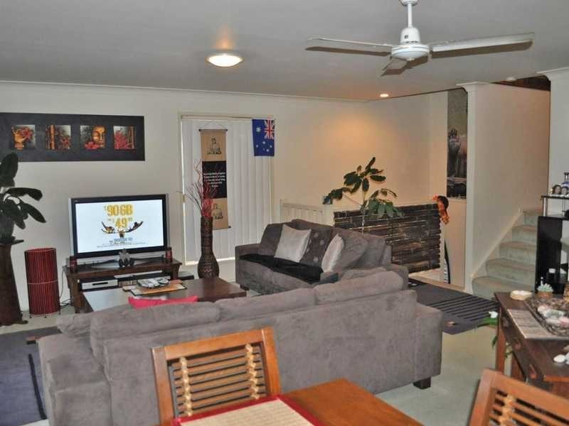 6/31 Simpsons Road, Elanora QLD 4221