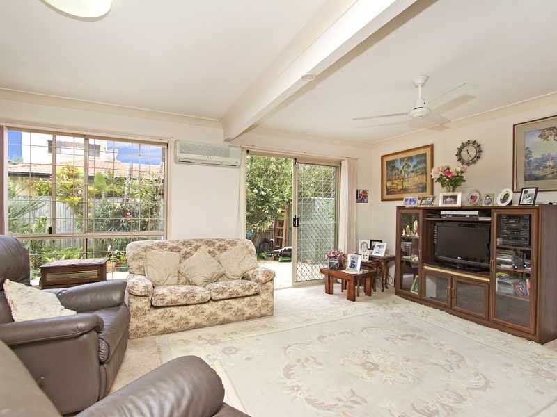 2/66 Third Avenue, Palm Beach QLD 4221