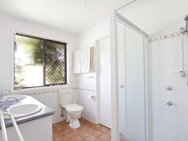 1 Seabrook Street, Elanora QLD 4221