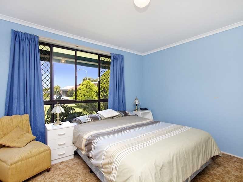1 Seabrook Street, Elanora QLD 4221