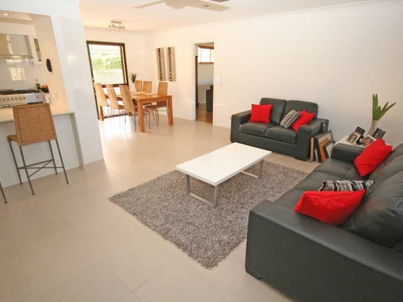 225 Mallawa Drive, Palm Beach QLD 4221