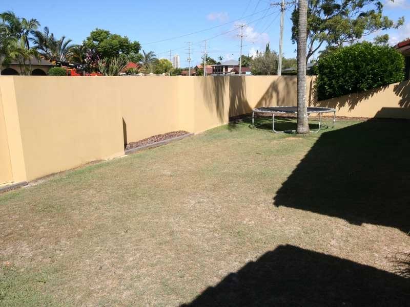 225 Mallawa Drive, Palm Beach QLD 4221