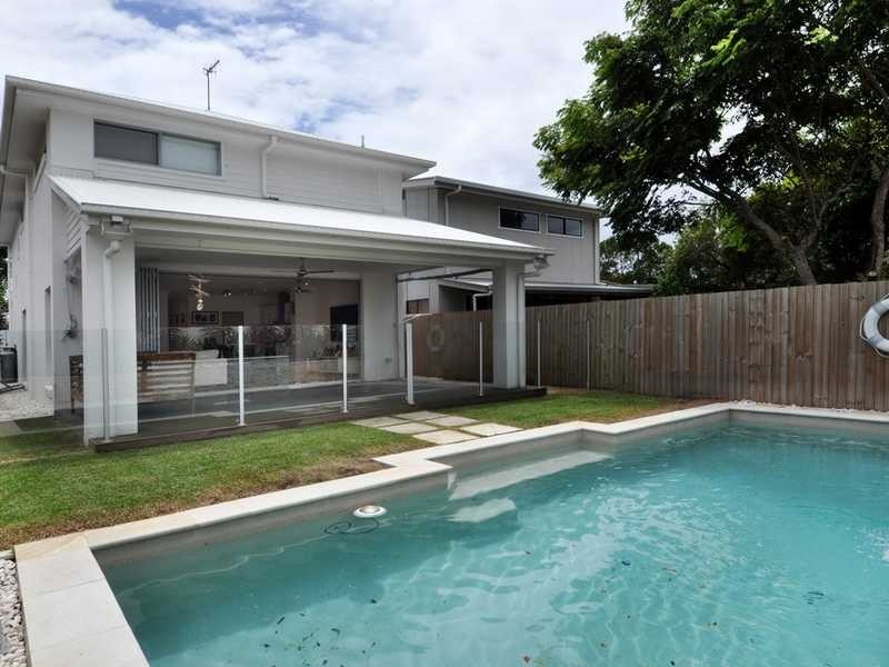 34 Twenty Fourth Avenue, Palm Beach QLD 4221