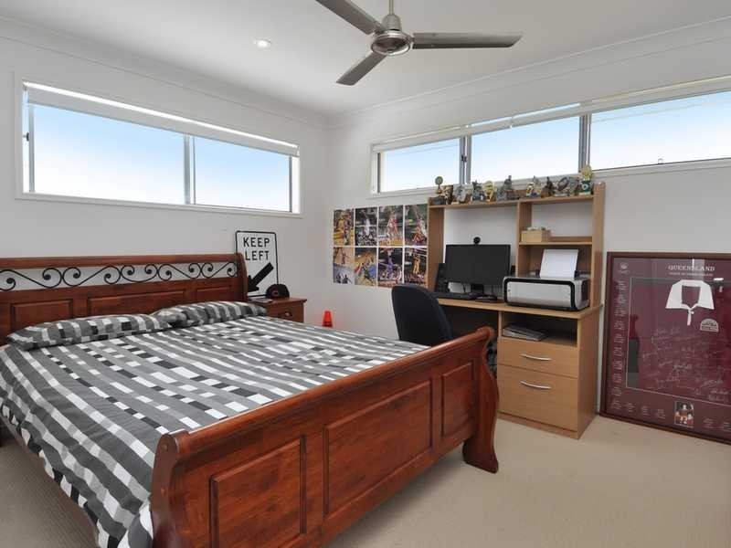 34 Twenty Fourth Avenue, Palm Beach QLD 4221