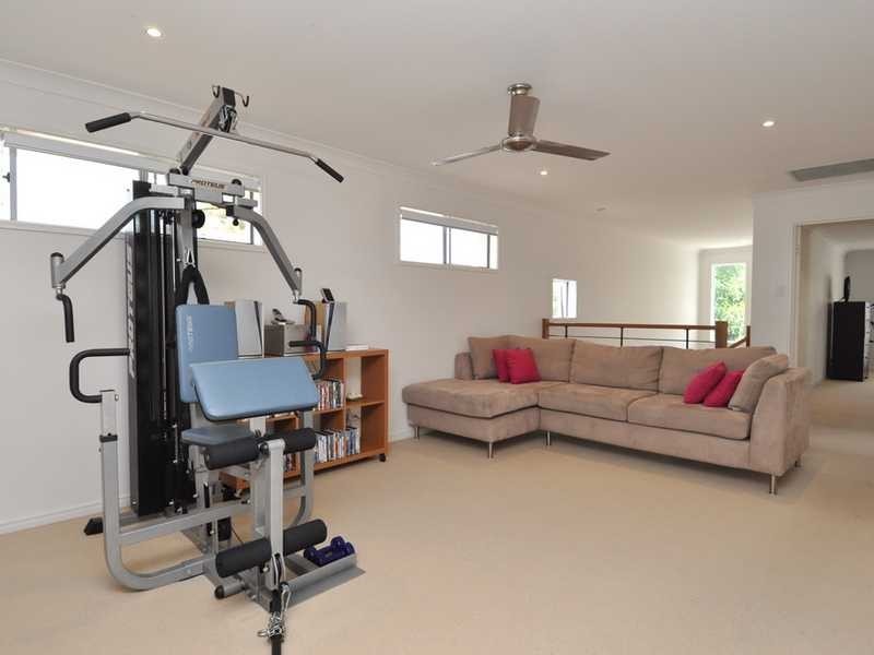 34 Twenty Fourth Avenue, Palm Beach QLD 4221