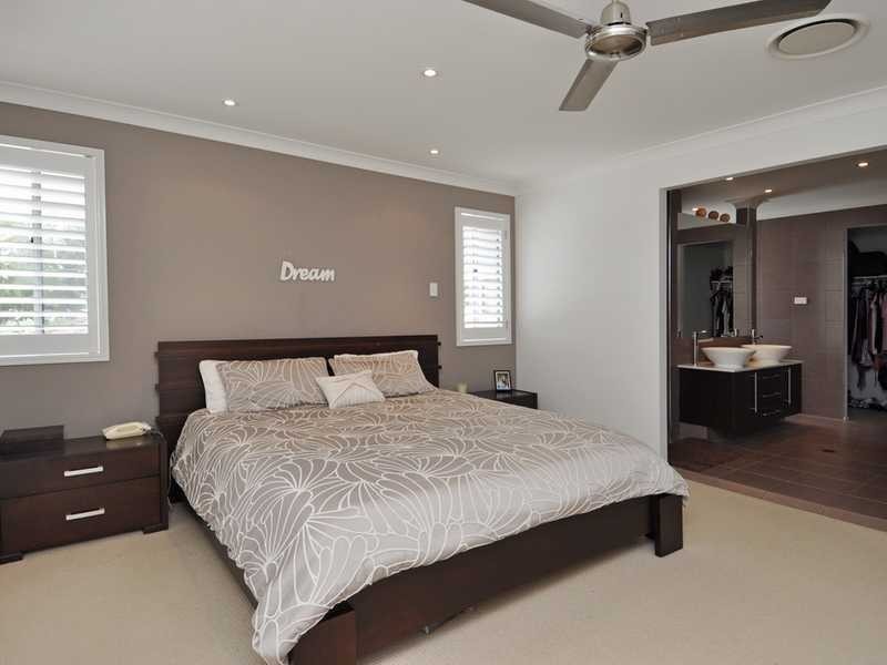 34 Twenty Fourth Avenue, Palm Beach QLD 4221