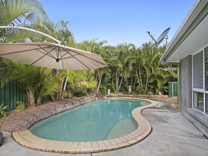135 Bienvenue Drive, Currumbin Waters QLD 4223