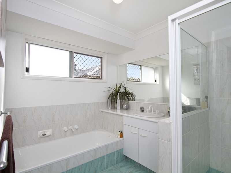 135 Bienvenue Drive, Currumbin Waters QLD 4223