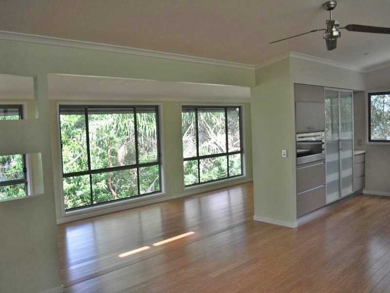 30 Domain Road, Currumbin QLD 4223