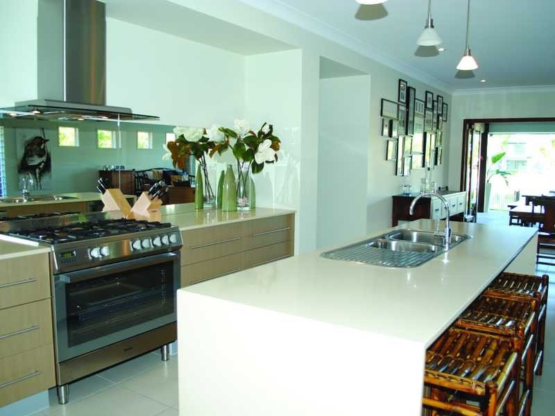 16 Mallawa Drive, Palm Beach QLD 4221