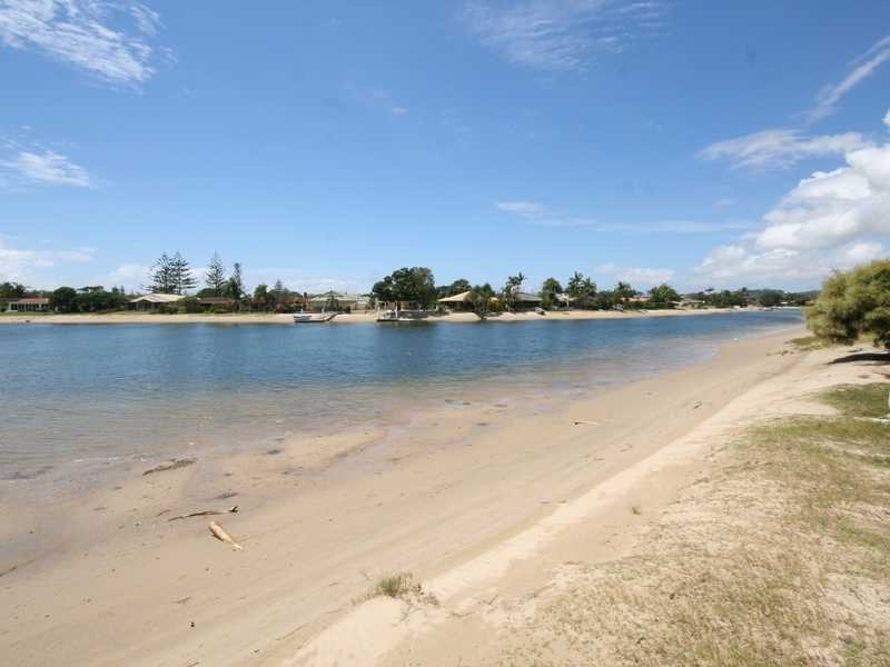 174 Mallawa Drive, Palm Beach QLD 4221
