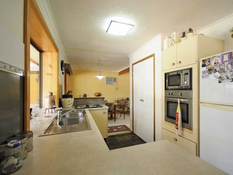 28 Larch Street, Tallebudgera QLD 4228