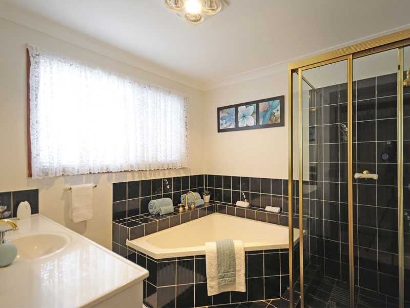 35 Angelica Street, Elanora QLD 4221