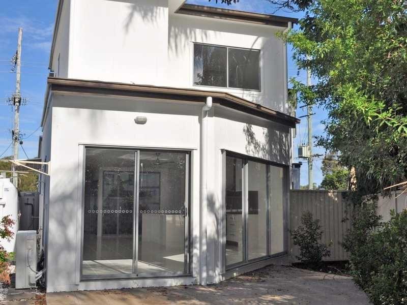 2/14 Sarawak Avenue, Palm Beach QLD 4221