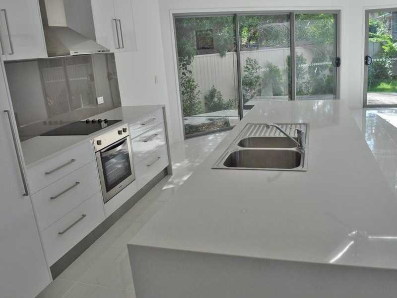 2/14 Sarawak Avenue, Palm Beach QLD 4221