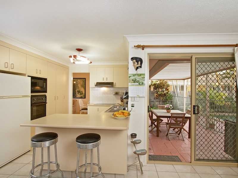 30 Acron Street, Elanora QLD 4221