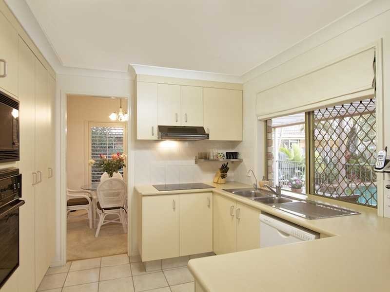 30 Acron Street, Elanora QLD 4221