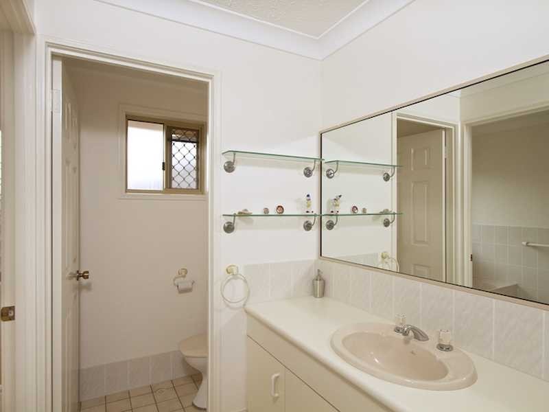 30 Acron Street, Elanora QLD 4221