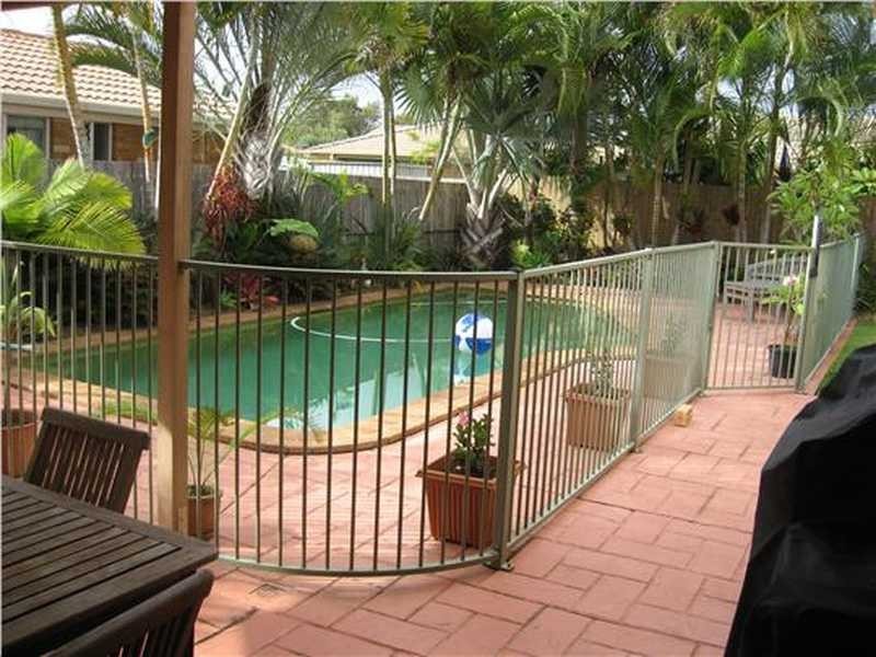 30 Acron Street, Elanora QLD 4221