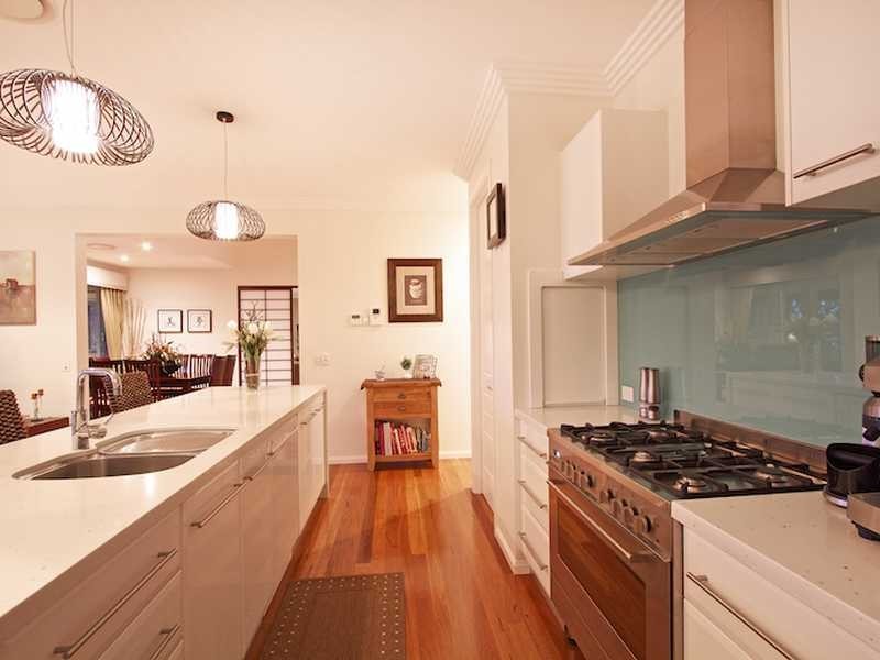 27 Raleigh Terrace, Currumbin Waters QLD 4223