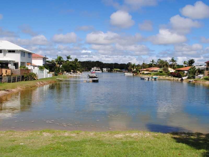 1/3 Barracuda Court, Palm Beach QLD 4221