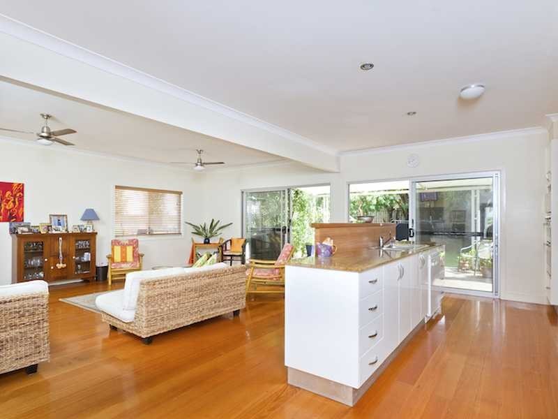 22 Jefferson Lane, Palm Beach QLD 4221