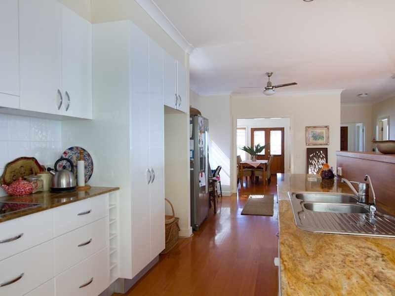 22 Jefferson Lane, Palm Beach QLD 4221