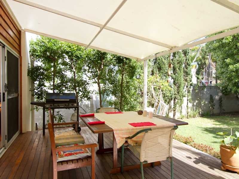 22 Jefferson Lane, Palm Beach QLD 4221