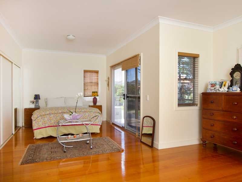 22 Jefferson Lane, Palm Beach QLD 4221