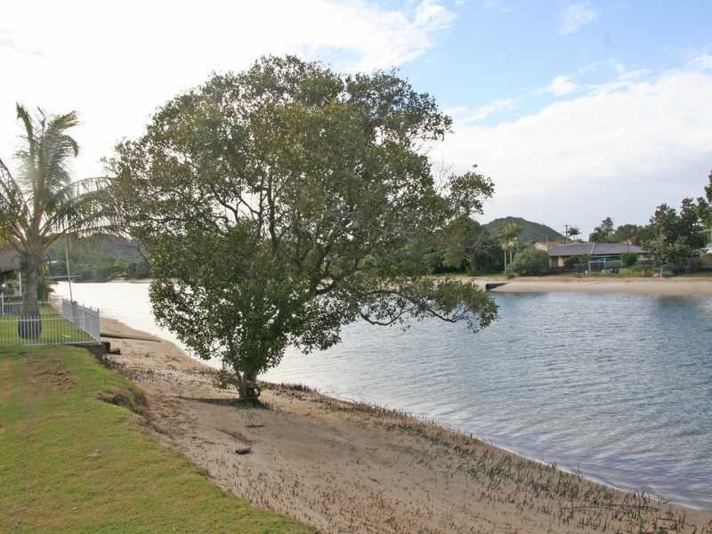 65 Mallawa Drive, Palm Beach QLD 4221