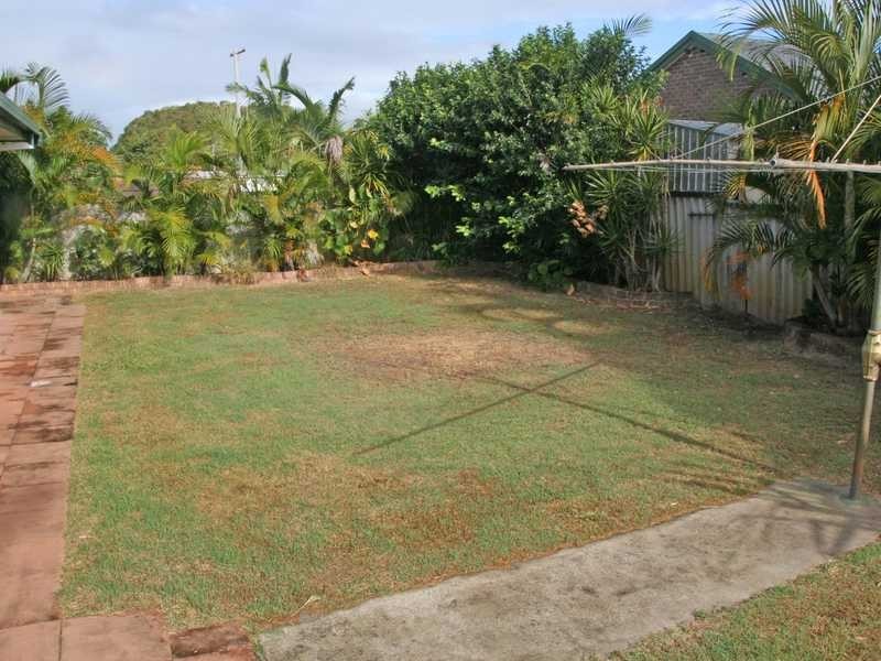 65 Mallawa Drive, Palm Beach QLD 4221