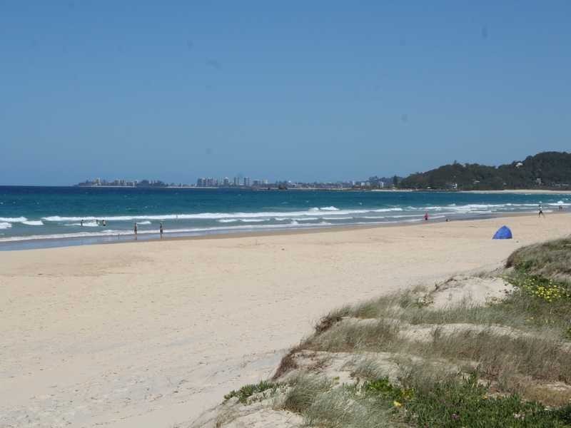 2/22 Twenty Seventh Avenue, Palm Beach QLD 4221