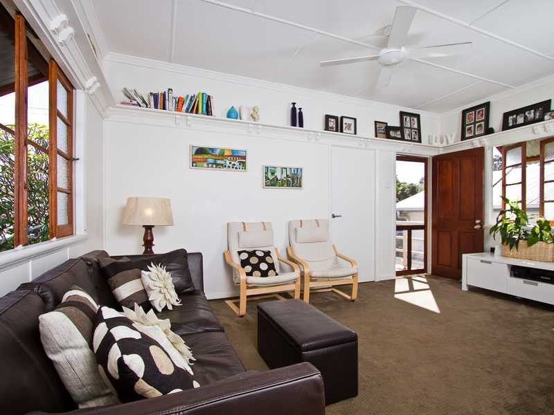 18 Currumbin Creek Road, Currumbin Waters QLD 4223