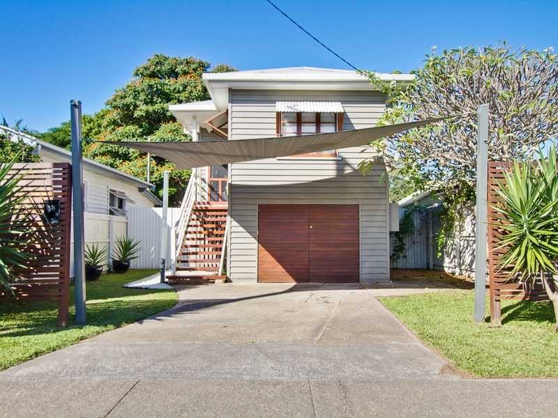 18 Currumbin Creek Road, Currumbin Waters QLD 4223