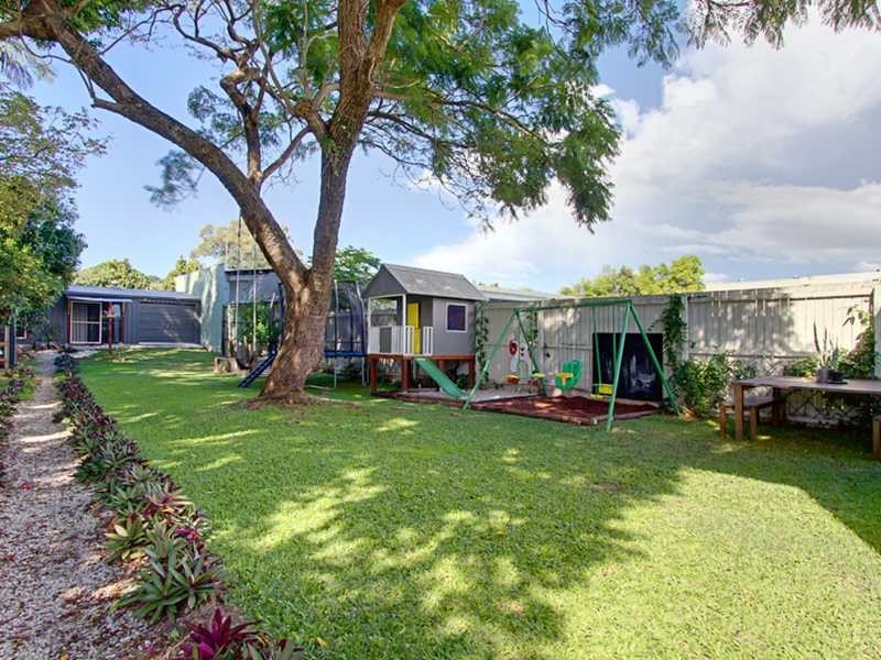 18 Currumbin Creek Road, Currumbin Waters QLD 4223