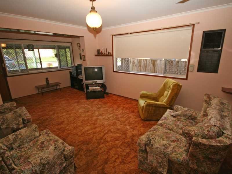 4 Cypress Terrace, Palm Beach QLD 4221