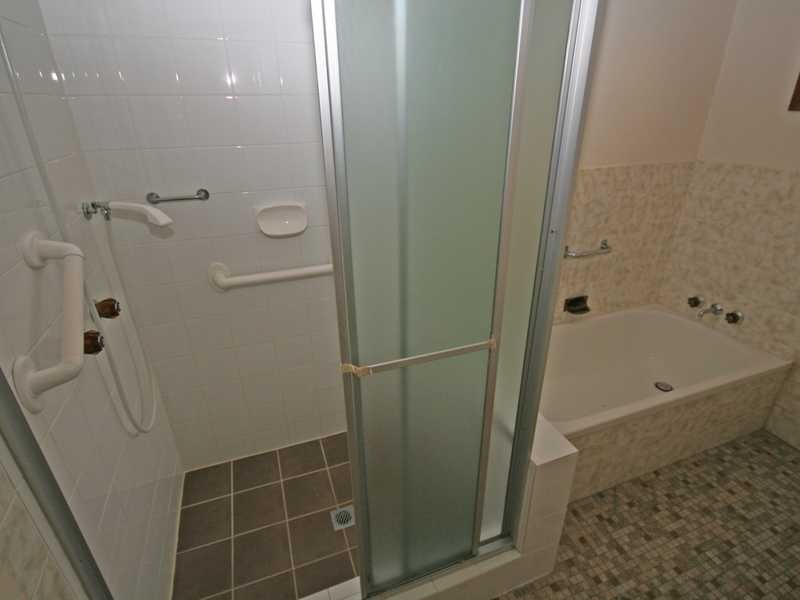 4 Cypress Terrace, Palm Beach QLD 4221