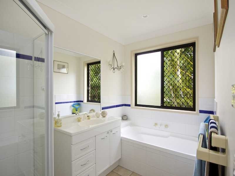 59 Tipuana Drive, Elanora QLD 4221