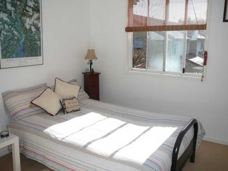 Elanora QLD 4221