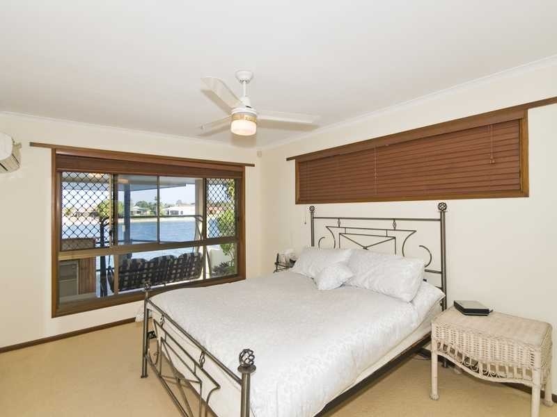 19 Diplacus Drive, Palm Beach QLD 4221