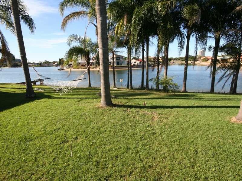 118 Mallawa Drive, Palm Beach QLD 4221