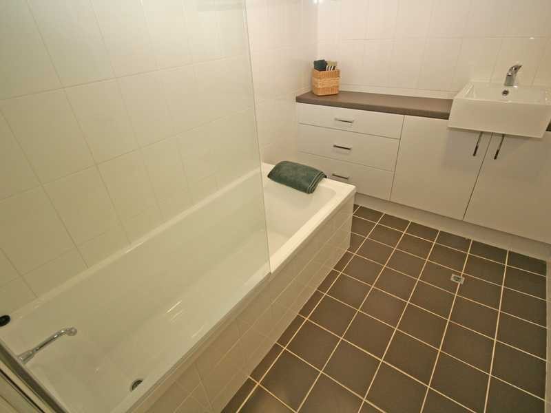 253 Mallawa Drive, Palm Beach QLD 4221