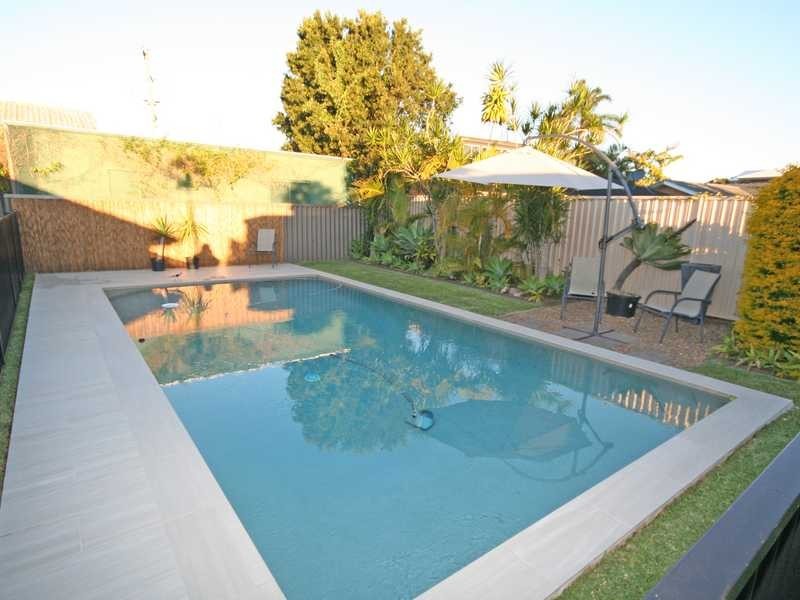 253 Mallawa Drive, Palm Beach QLD 4221